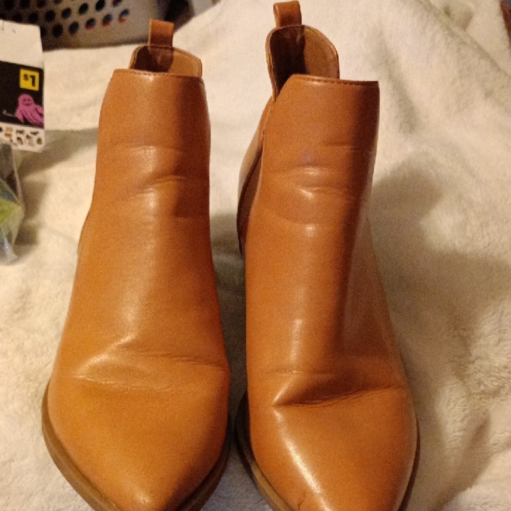 Women Tan Ankle Boots By Universal Threads Size 10